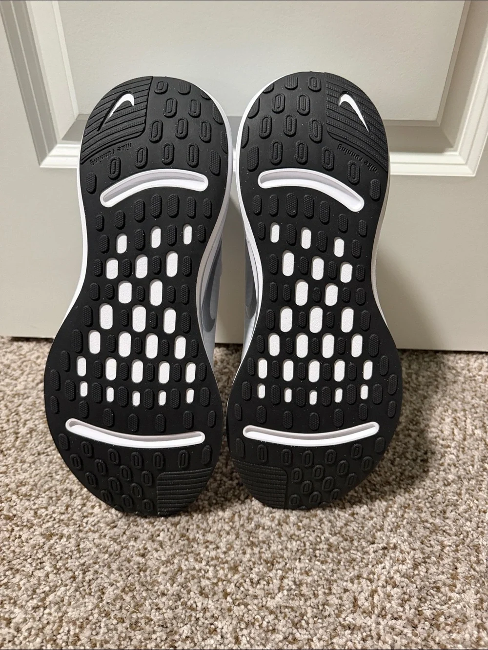 Nike Men's Journey Run sneakers